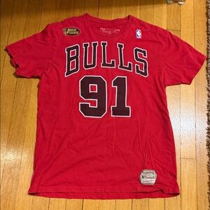 Mitchell & Ness Chicago Bulls Dennis Rodman t-shirt in red size men’s large